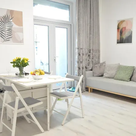 Urban Oasis With Private Terrace Lägenhet *