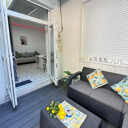 Urban Oasis With Private Terrace Lägenhet Budapest