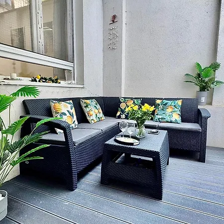 公寓 Urban Oasis With Private Terrace