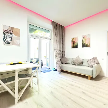 דירה Urban Oasis With Private Terrace בודפשט
