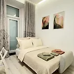 Urban Oasis With Private Terrace Budapeste