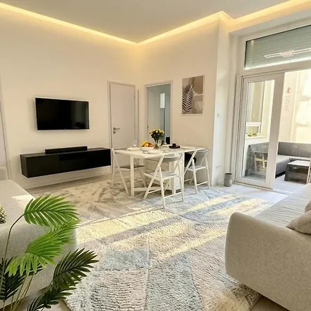 Urban Oasis With Private Terrace *