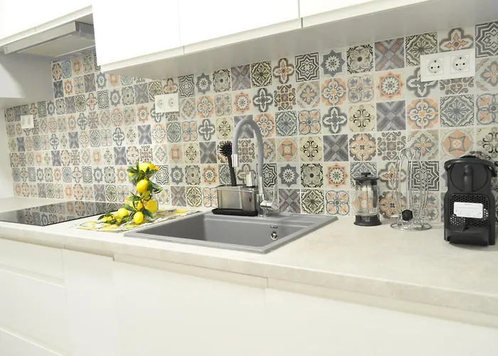 דירה Urban Oasis With Private Terrace