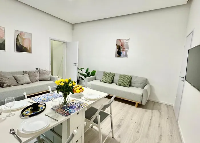 Urban Oasis With Private Terrace דירה בודפשט