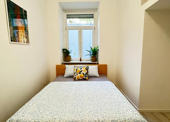 Urban Oasis With Private Terrace בודפשט