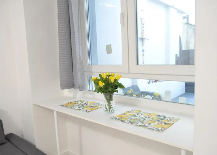 דירה Urban Oasis With Private Terrace *
