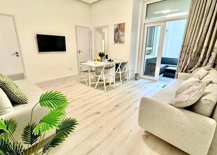 Urban Oasis With Private Terrace * בודפשט