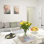 Urban Oasis With Private Terrace Apartment